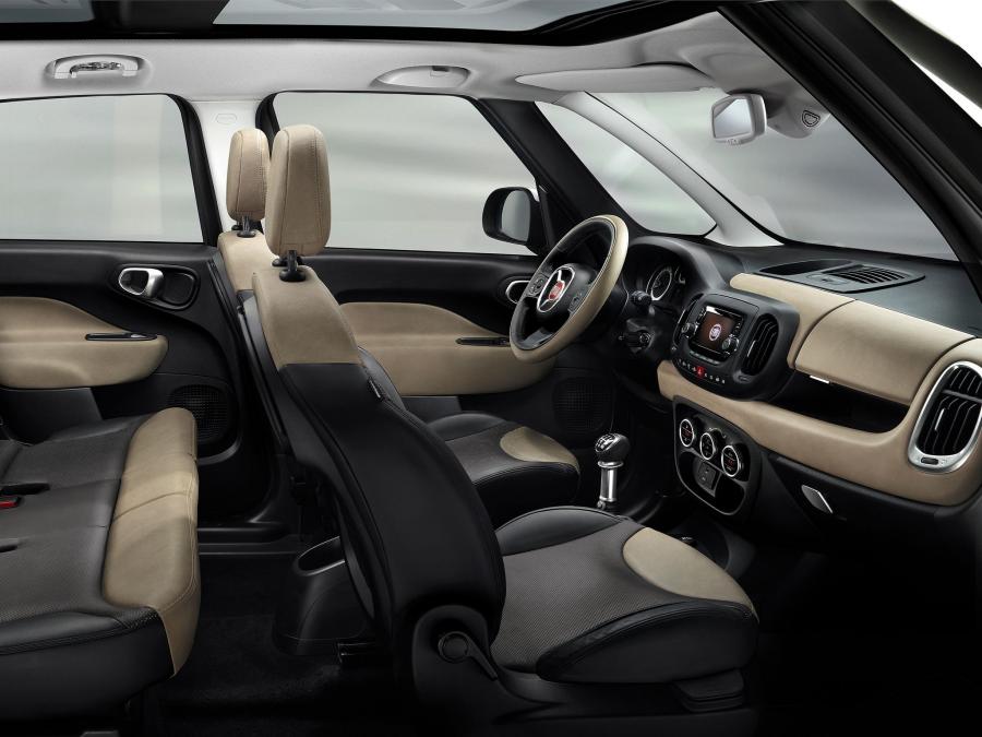  Fiat 500L Living 2013 года  (фото 9 из 34)